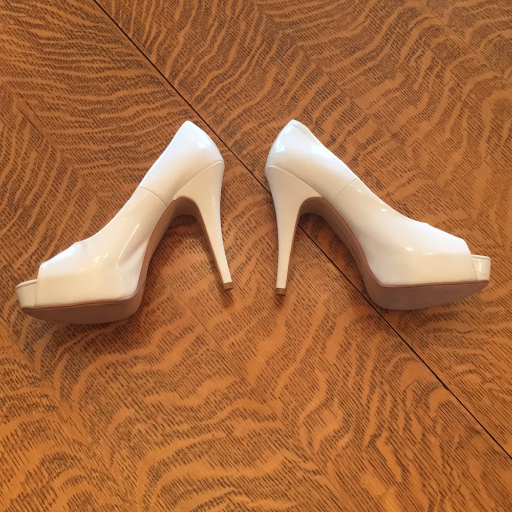 PRICE DROP!! 😁💕 nude patent leather 5 inch heels - Picture 2 of 7
